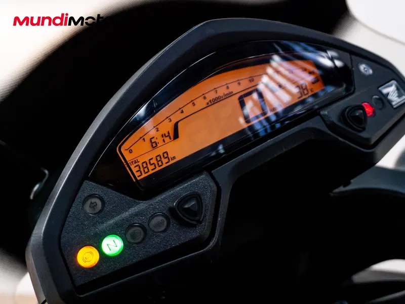 Honda VFR 800 (2002 - 05) (12)
