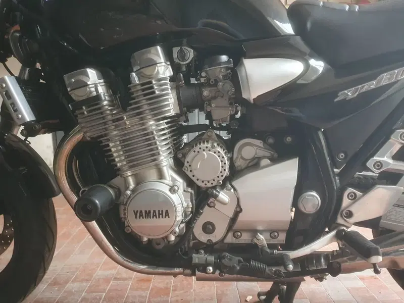 Yamaha XJR 1300 (2002 - 06) (4)