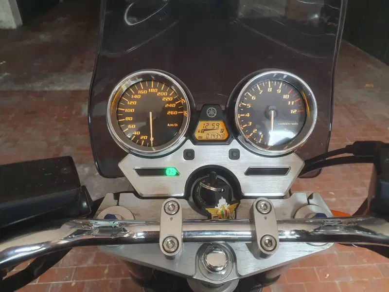 Yamaha XJR 1300 (2002 - 06) (7)