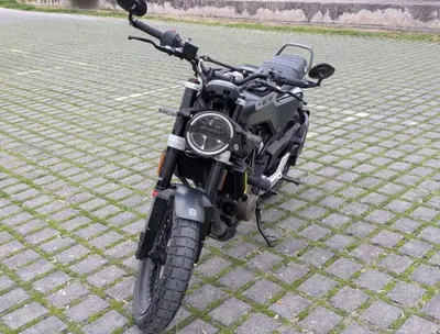 Husqvarna Svartpilen 401 (2021 - 23) usata