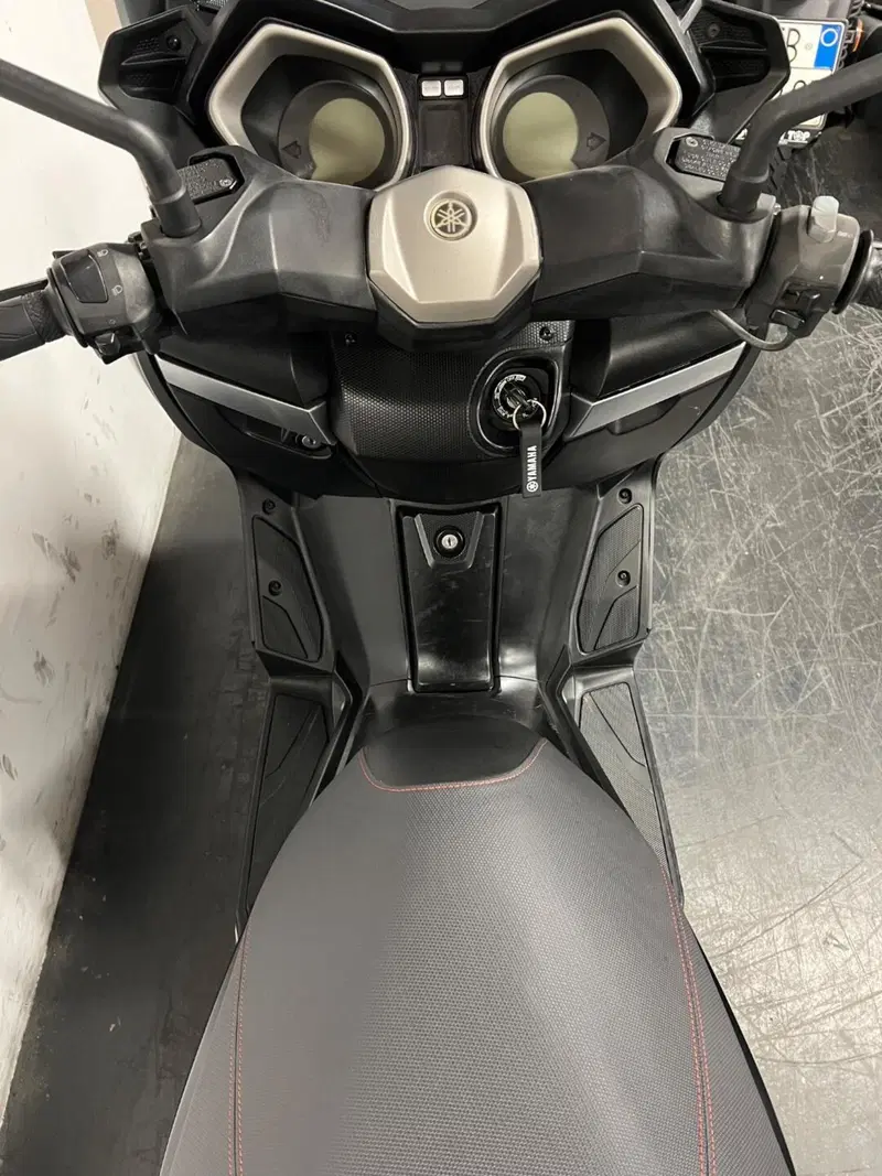 Yamaha X-Max 250 ABS (2014 - 16) (8)
