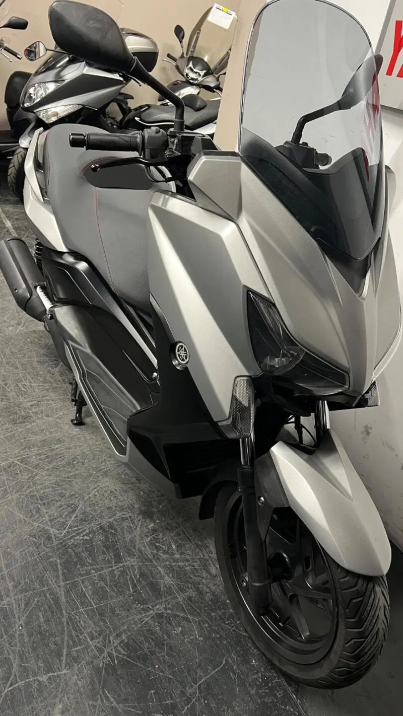 Yamaha X-Max 250 ABS (2014 - 16) (10)
