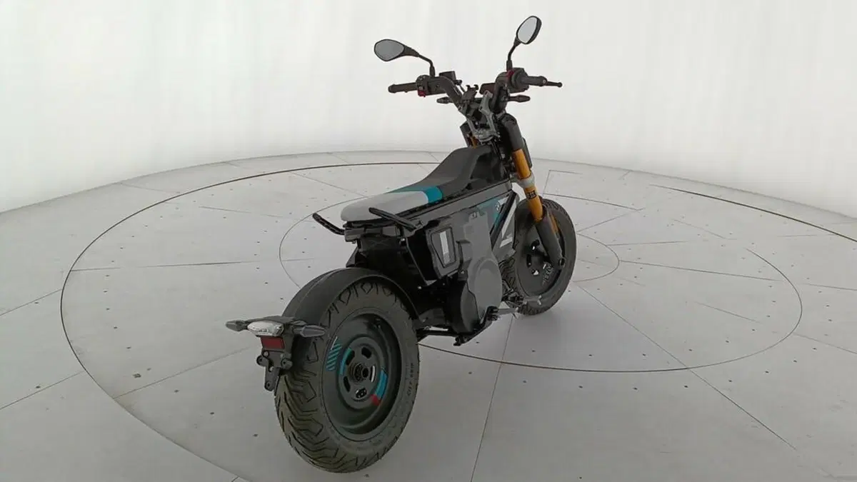 Bmw CE 02 AM (2024 - 26) (8)