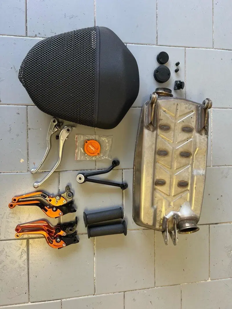 KTM 690 Duke R (2016 -17) (10)