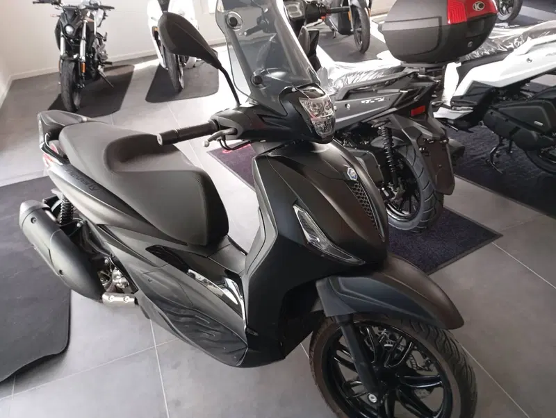 Piaggio Beverly 300 ABS-ASR (2021 - 25) (3)