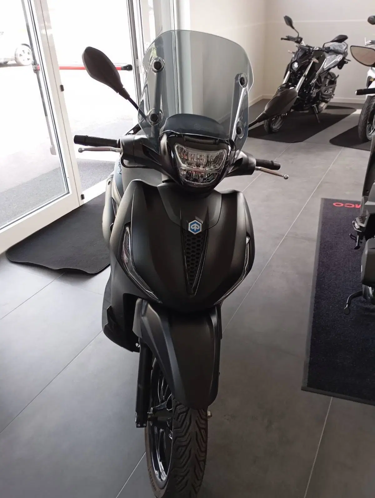 Piaggio Beverly 300 ABS-ASR (2021 - 25) (6)