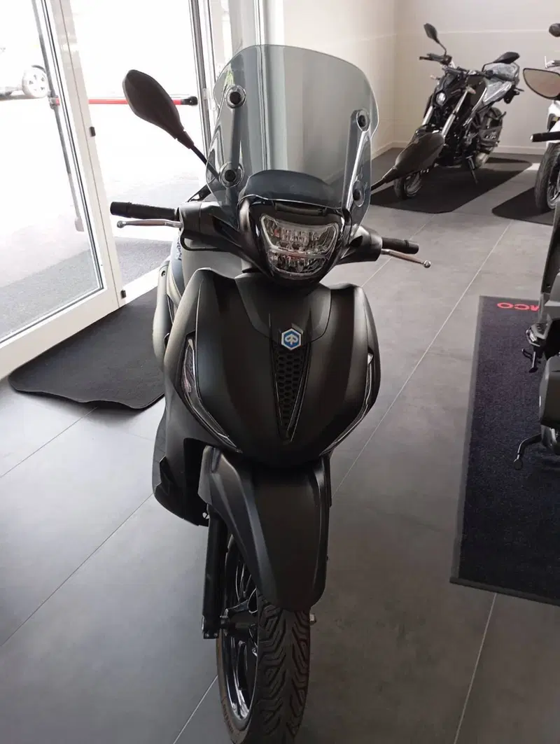 Piaggio Beverly 300 ABS-ASR (2021 - 25) (6)