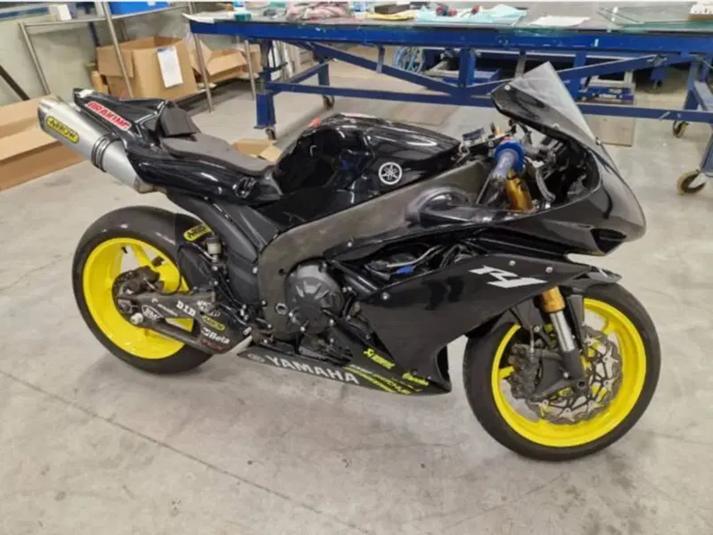 Yamaha YZF R1 (2007 - 08) (3)