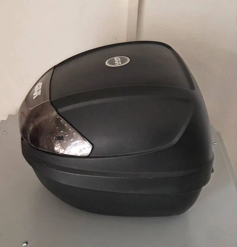 Bauletto givi piaggio beverly 300 ie (3)