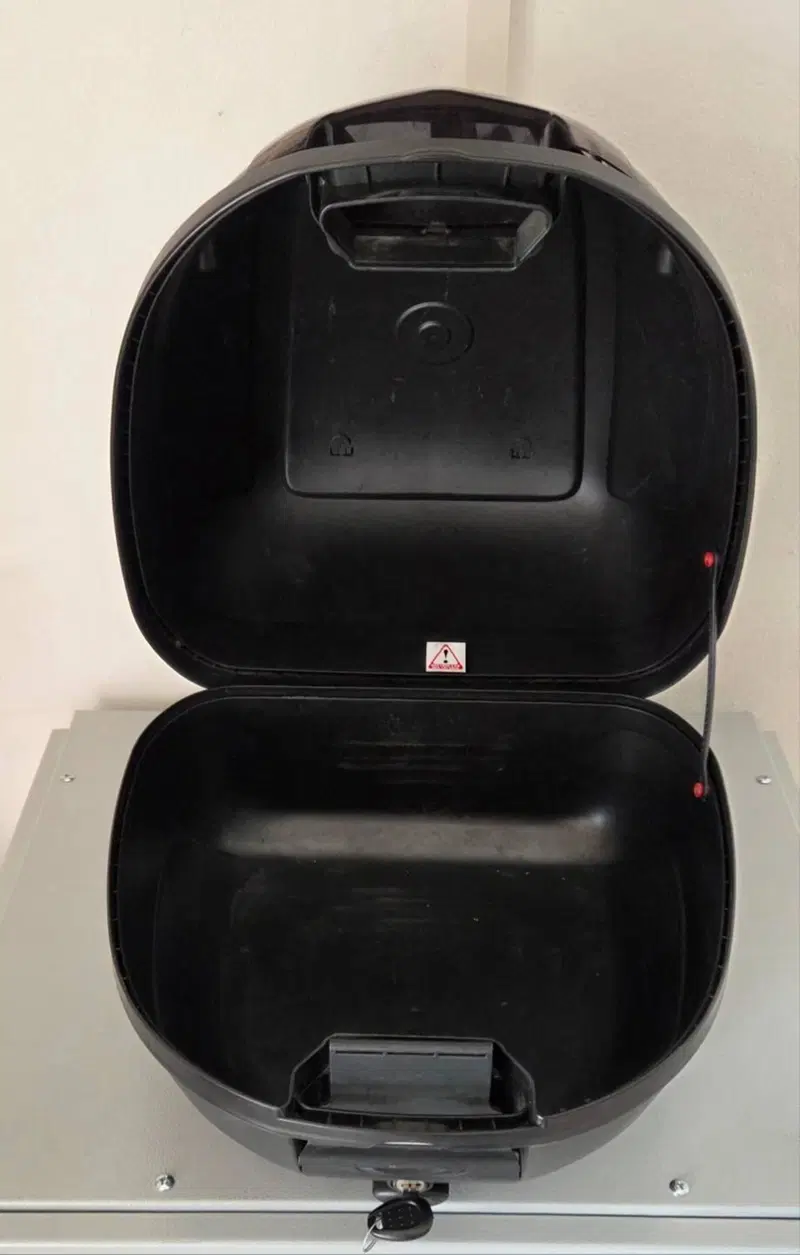 Bauletto givi piaggio beverly 300 ie (4)