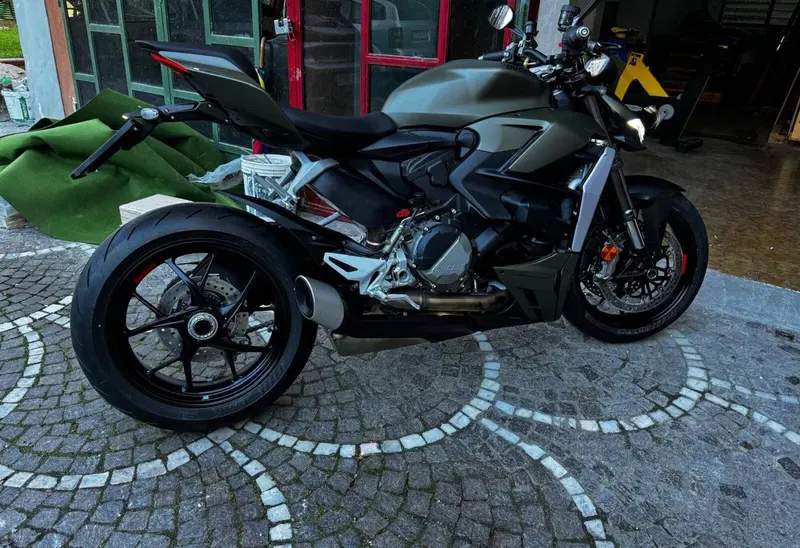 Ducati Streetfighter V2 (2022 - 24)
