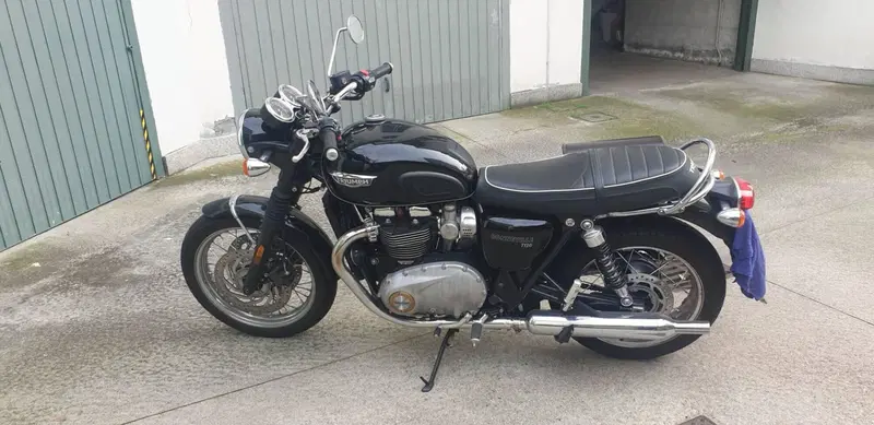 Triumph Bonneville T120 Black (2017 - 20) (2)