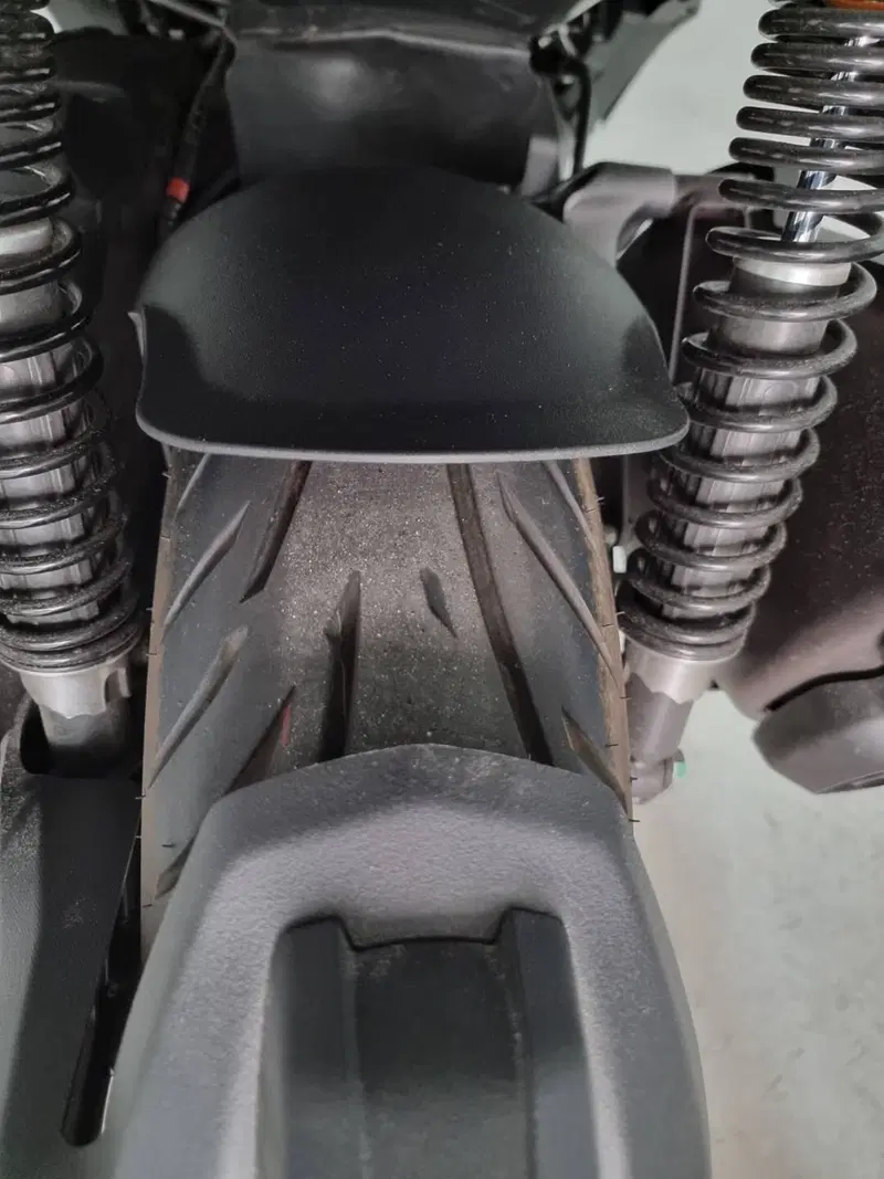 Piaggio Beverly 400 S ABS-ASR (2021 - 24) (2)