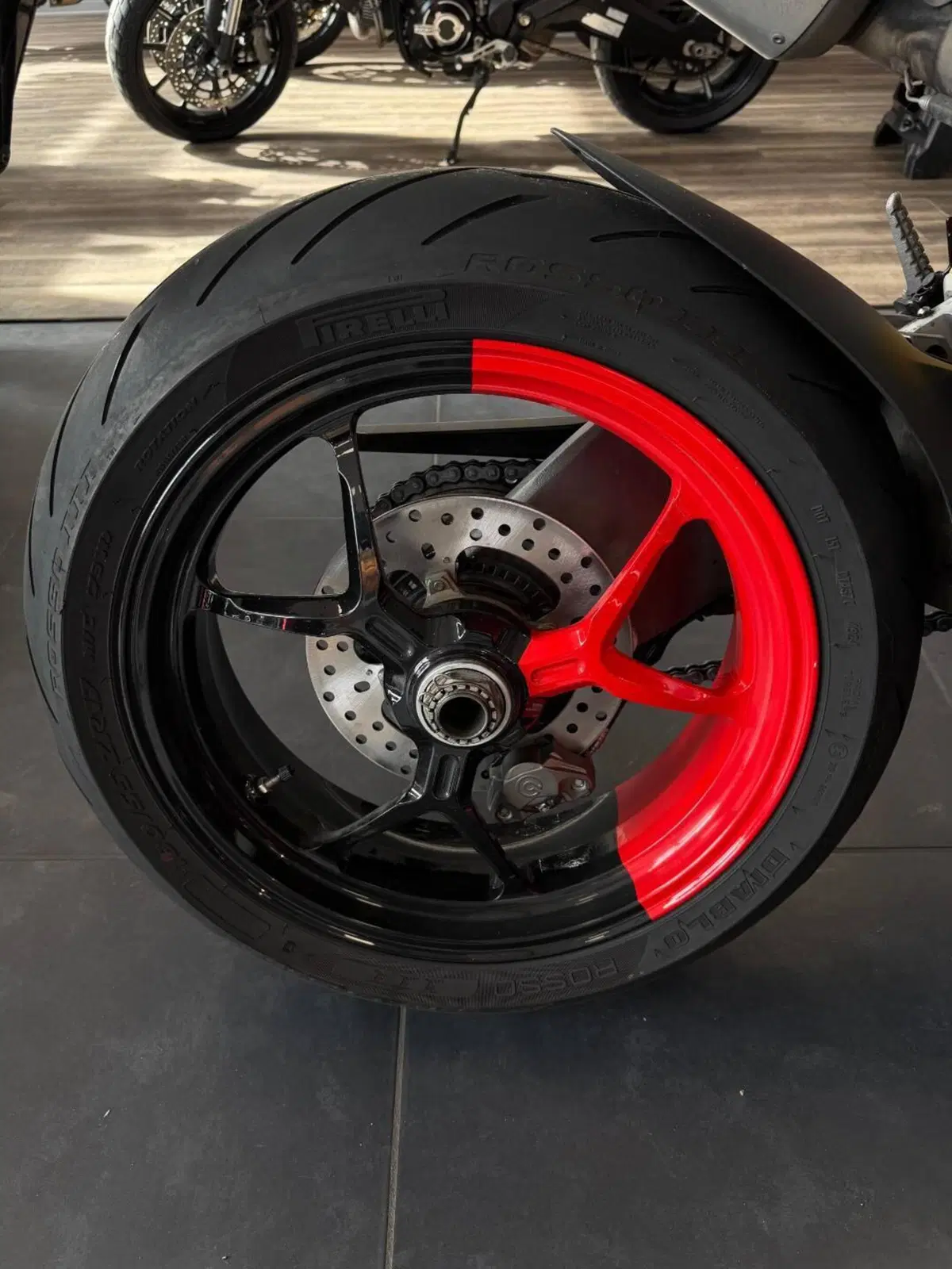 Ducati Hypermotard 950 RVE (2022 - 25) (11)