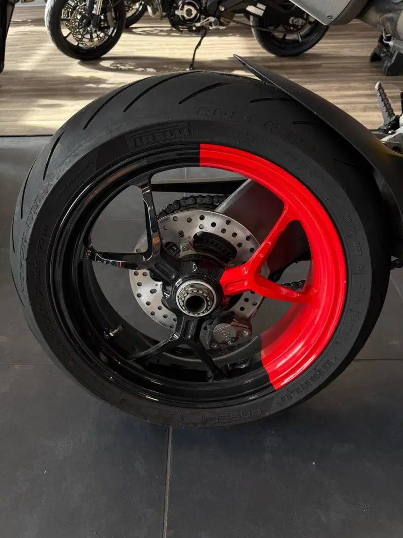 Ducati Hypermotard 950 RVE (2022 - 25) (11)