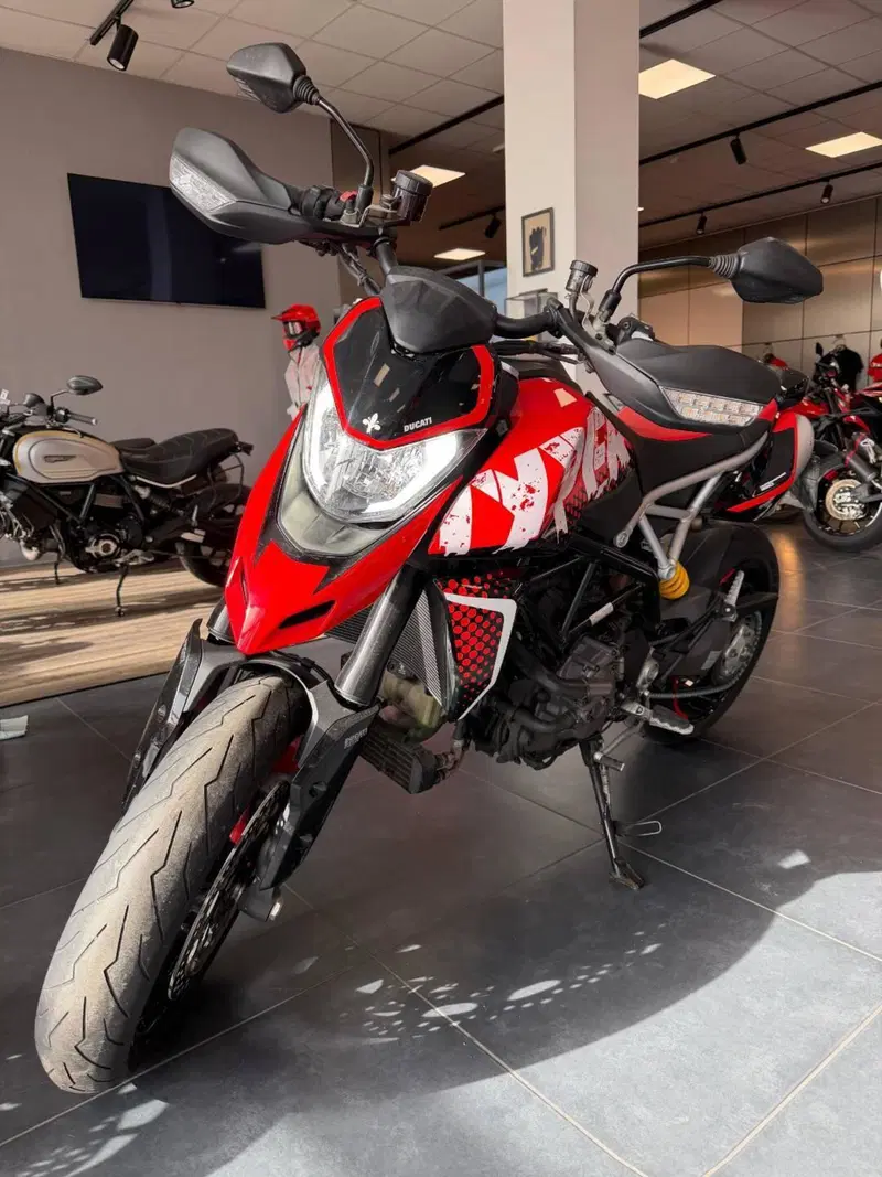 Ducati Hypermotard 950 RVE (2022 - 25) (3)