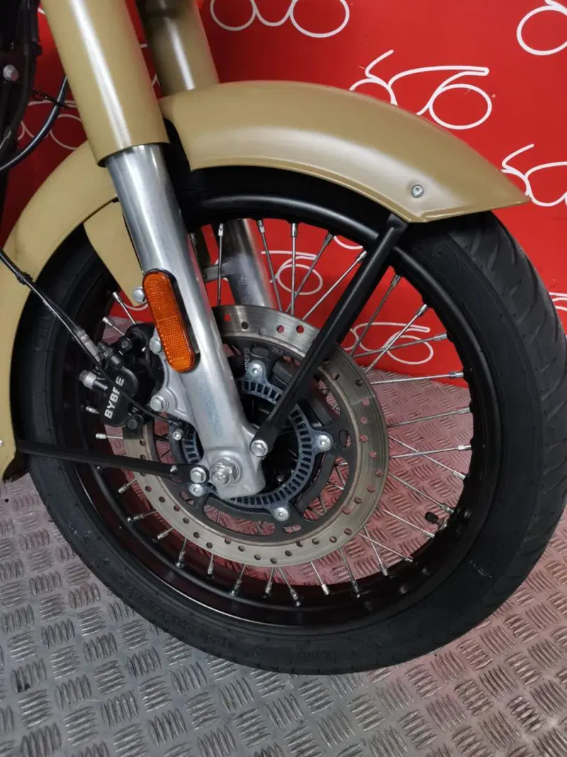 Royal Enfield Classic 350 (2021 - 26) (5)