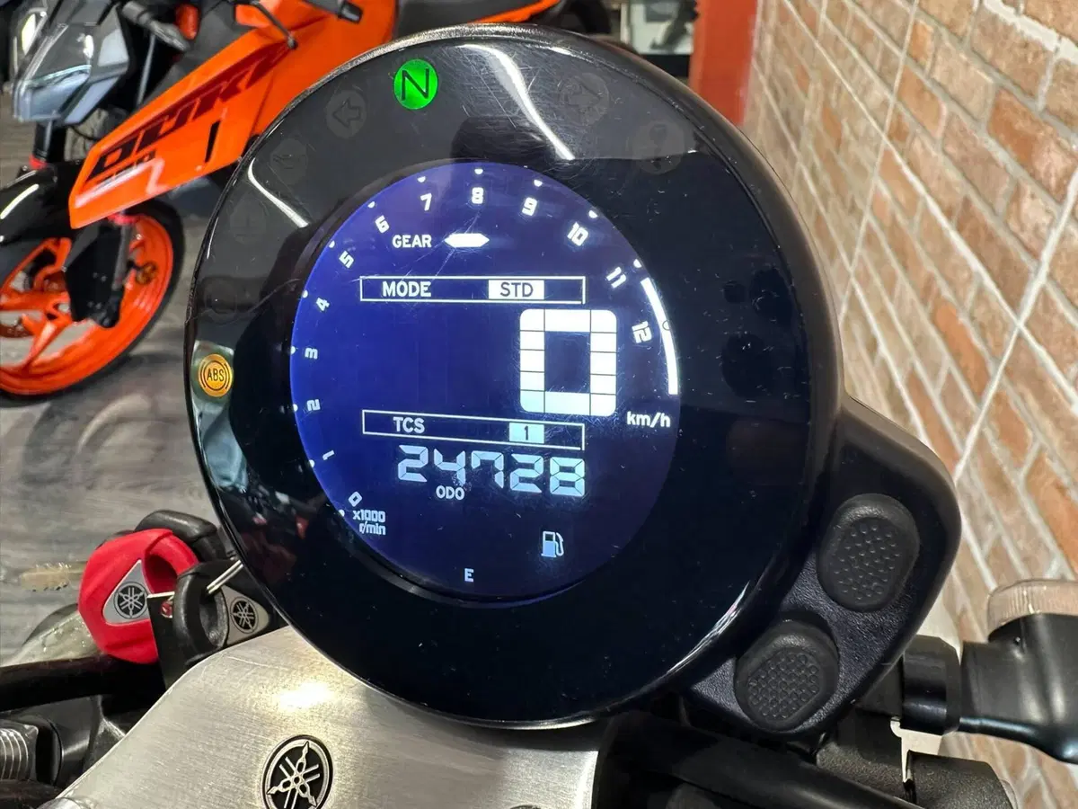 Yamaha XSR 900 ABS (2016 - 20) (20)