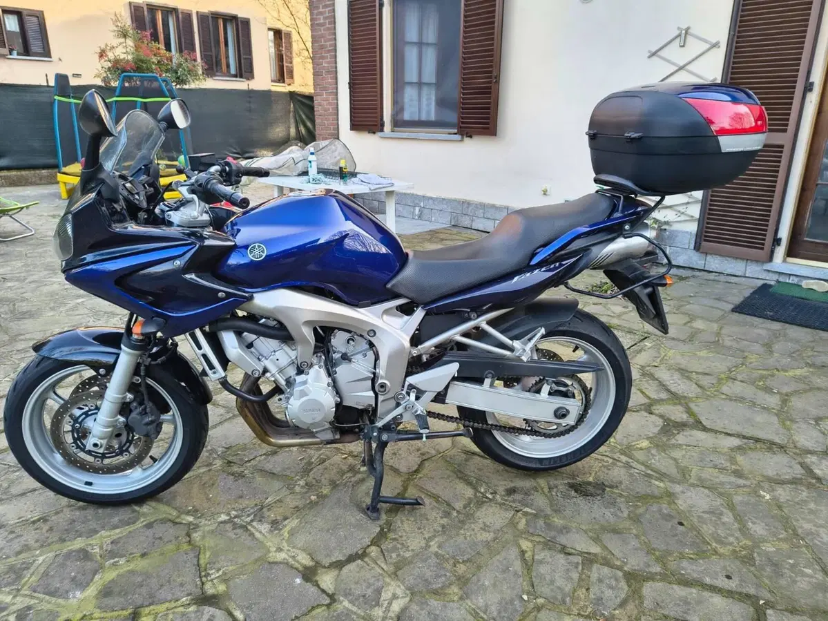 Yamaha FZ6 Fazer (2004 - 07)