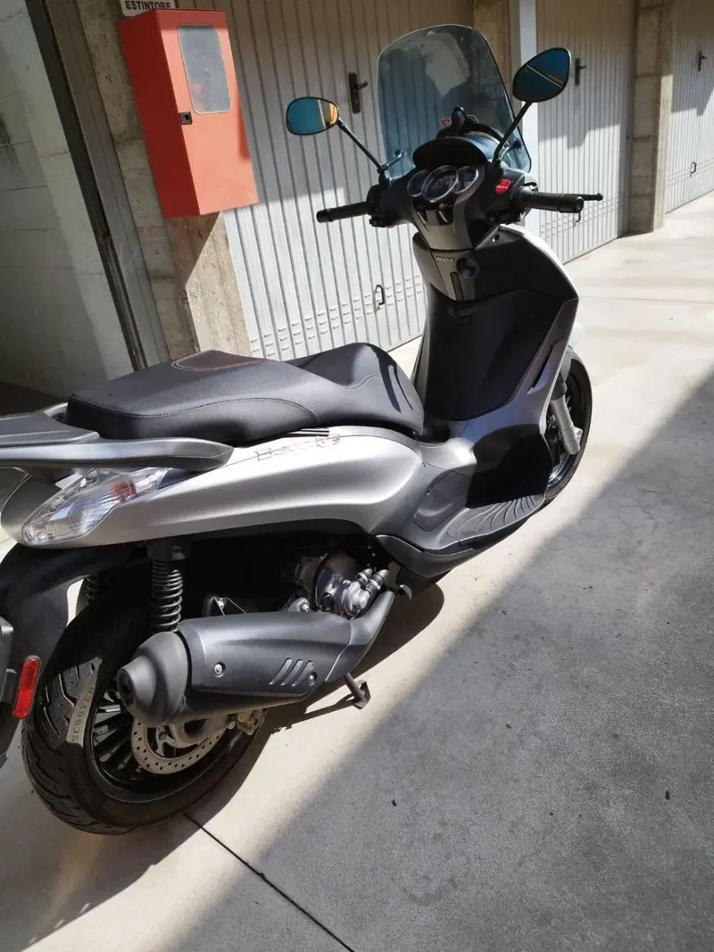 Piaggio Beverly 300 i.e. ABS-ASR (2016 - 20) (5)