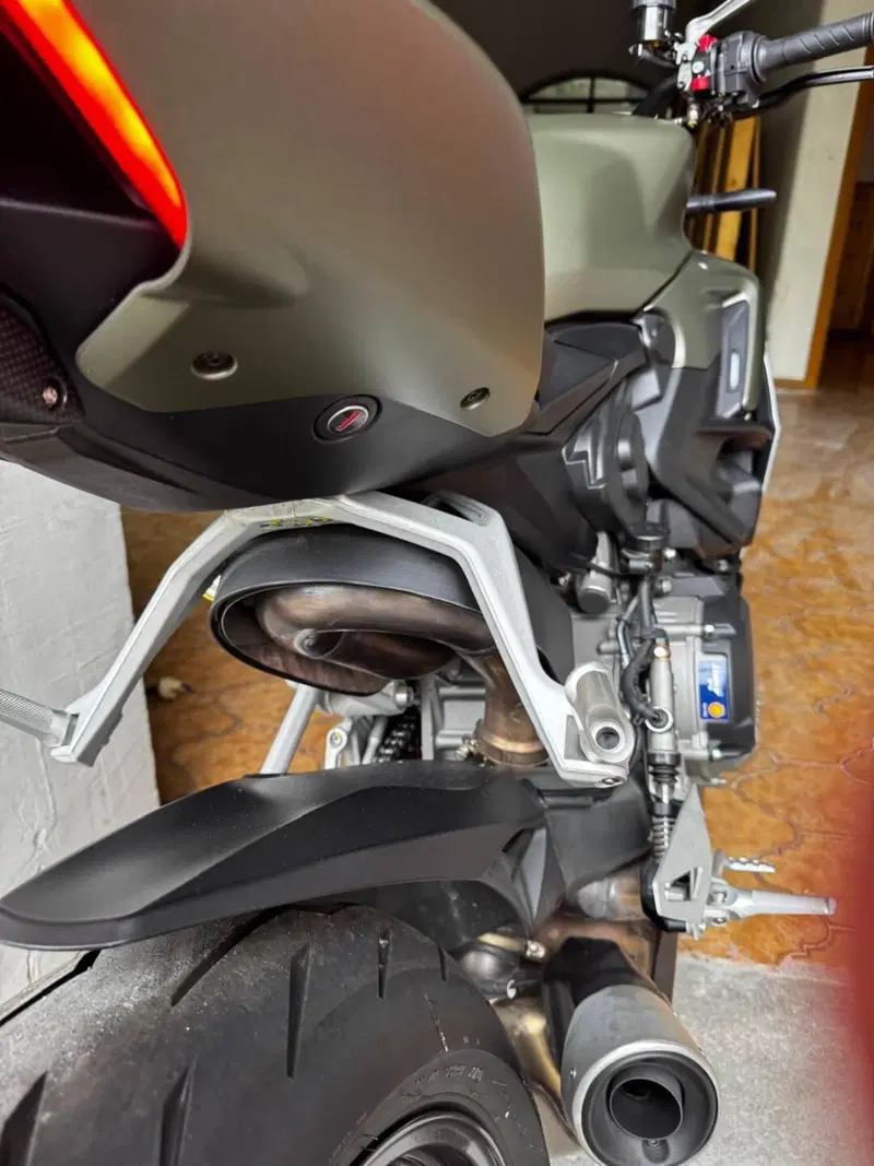 Ducati Streetfighter V2 955 Green (2022 - 23) (3)