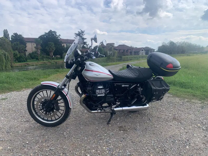 Moto Guzzi V9 Roamer (2016 - 18) (3)