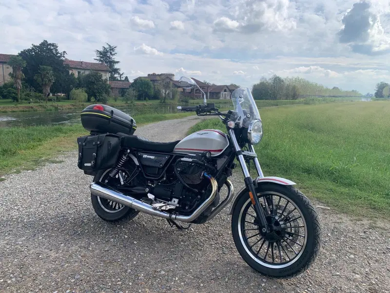 Moto Guzzi V9 Roamer (2016 - 18) (6)