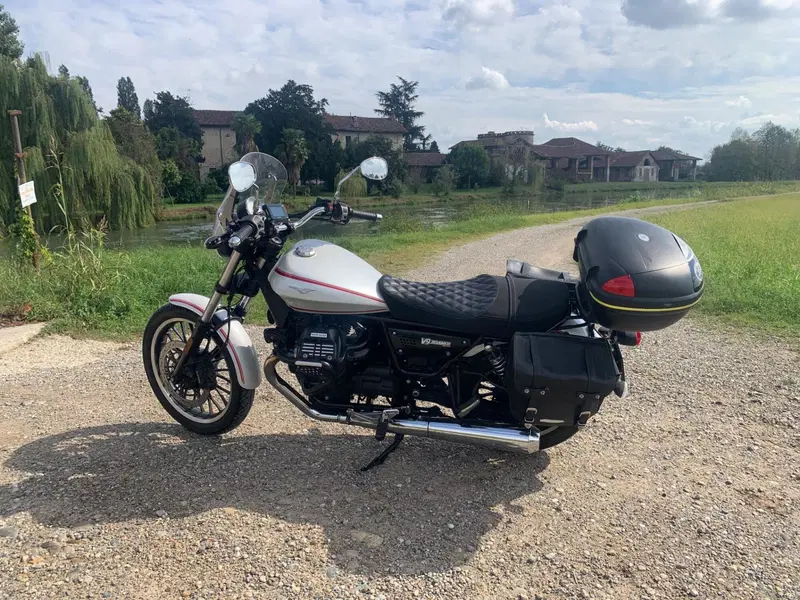 Moto Guzzi V9 Roamer (2016 - 18) (12)