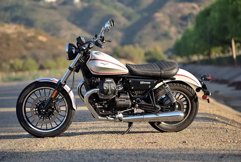 Moto Guzzi V9 Roamer (2016 - 18)