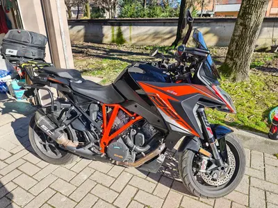 KTM 1290 Super Duke GT (2021) usata