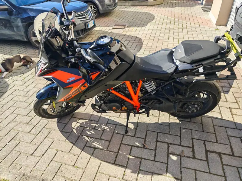 KTM 1290 Super Duke GT (2021) (3)