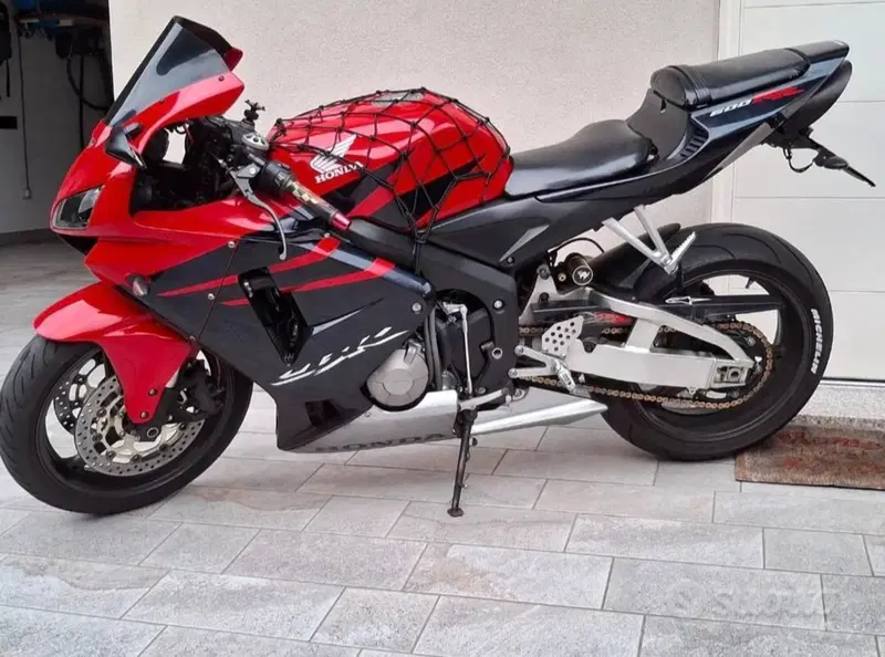 Honda CBR 600 RR (2005 - 06) (2)