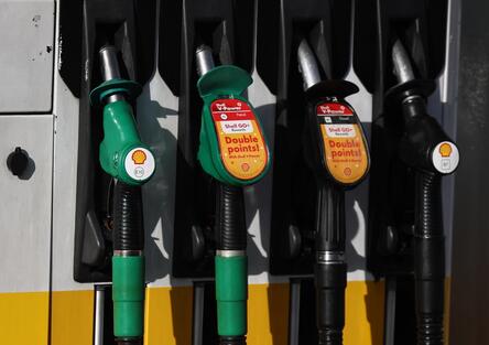 Carburanti alle stelle: Codacons chiede il taglio delle accise, governo indaga