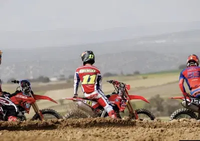 MotoGP 2026. Allenamento per Marc Marquez insieme al fratello Alex, Diogo Moreira…e il suo cane
