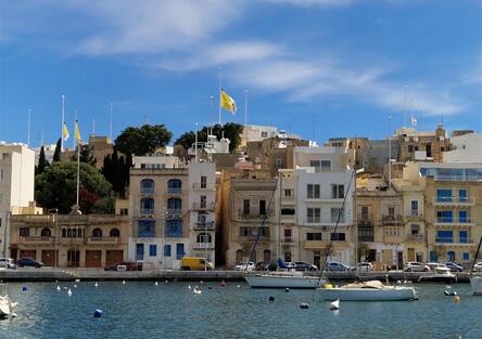 25 mila euro se rinunci alla patente per cinque anni. Lo faresti?