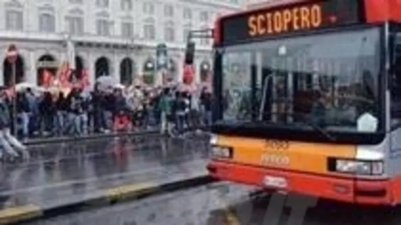 Sciopero generale nazionale: oggi la giornata pi&ugrave; critica, ma agitazioni mirate anche pi&ugrave; avanti