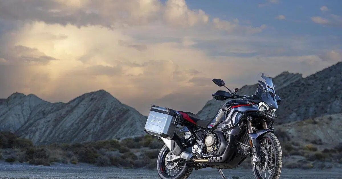 MV Agusta Enduro Veloce MY26: ora &egrave; tutto incluso di serie