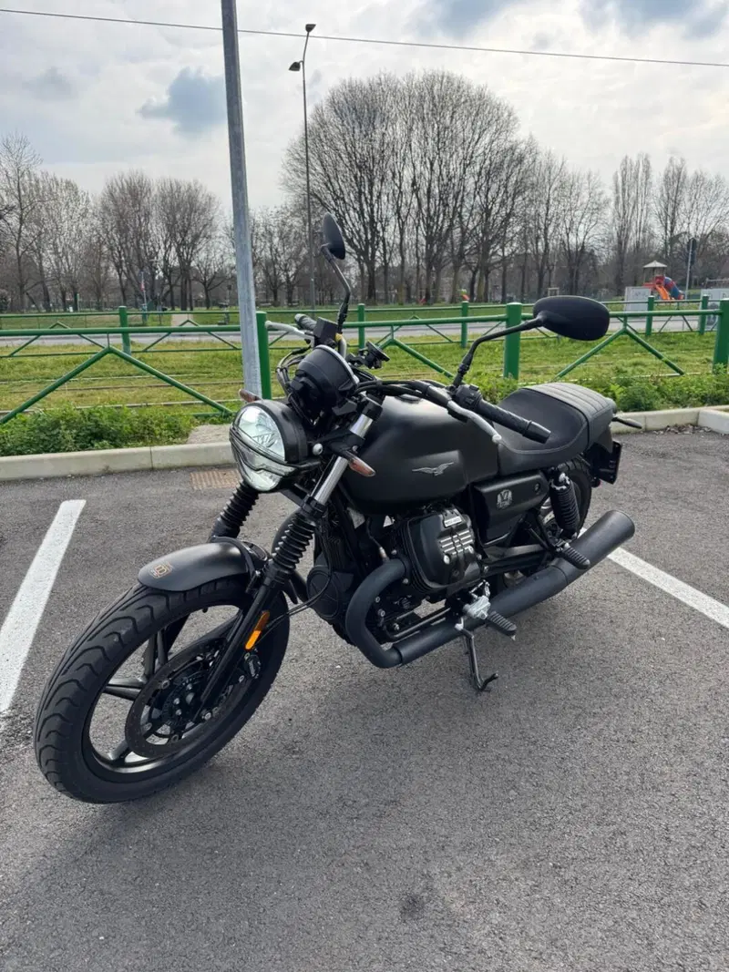 Moto Guzzi V7 850 Stone Special Abs (2021) (4)
