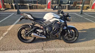 Triumph Street Triple 765 R (2023 - 26) usata