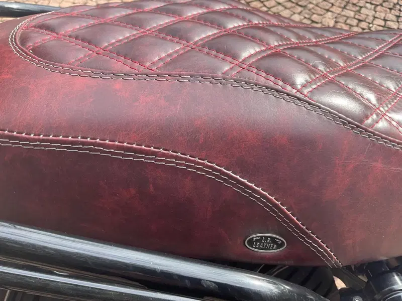 Moto Guzzi V7 Stone (2021 - 24) (3)