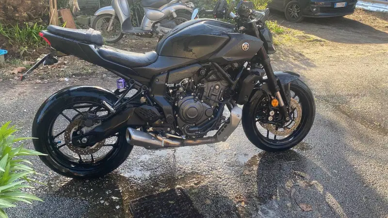 Yamaha MT-07 Y-AMT (2025 - 26) (4)