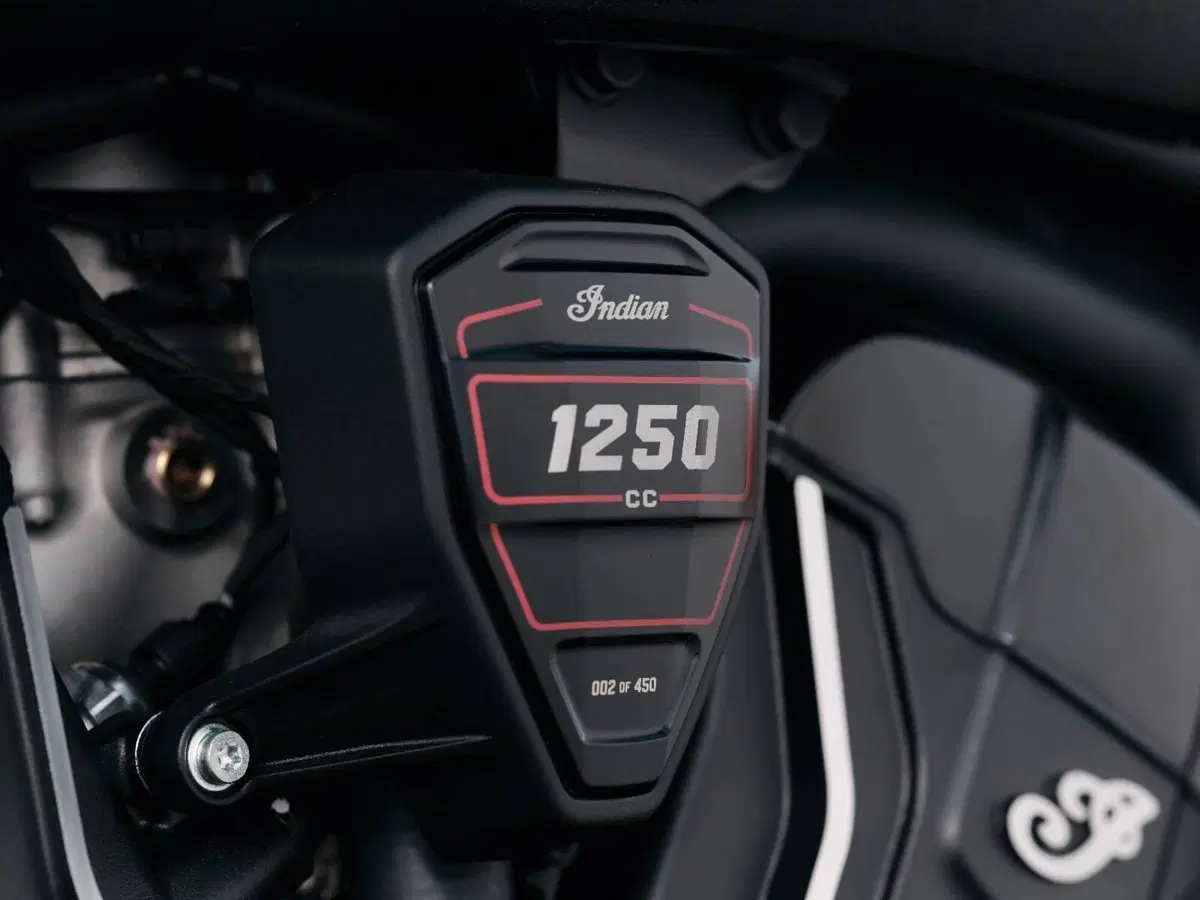 Indian Scout 1250 Bobber 125th Anniversary Edition (2026) (5)