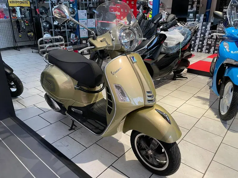 Vespa GTS 300 Hpe Super Tech (2019)