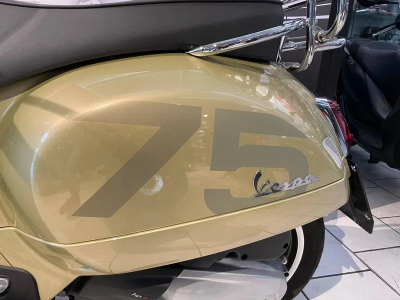 Vespa GTS 300 Hpe Super Tech (2019) (8)