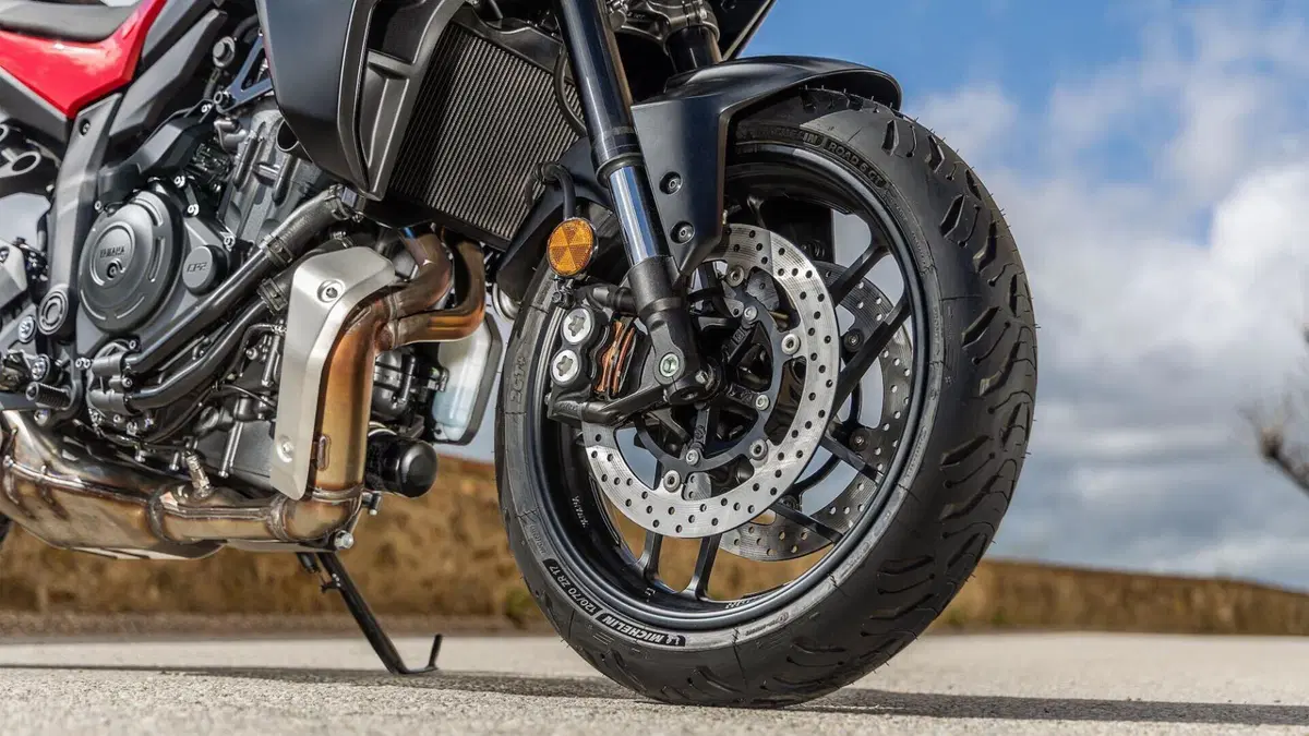 Yamaha Tracer 7 Y-AMT: meno stress più, divertimento? (21)