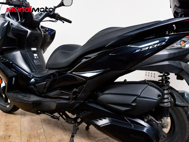 Kawasaki J 300 ABS (2014 - 16) (10)