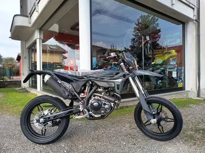 Betamotor RR 125 4T Motard T - X Special Edition (2025 - 26) nuova
