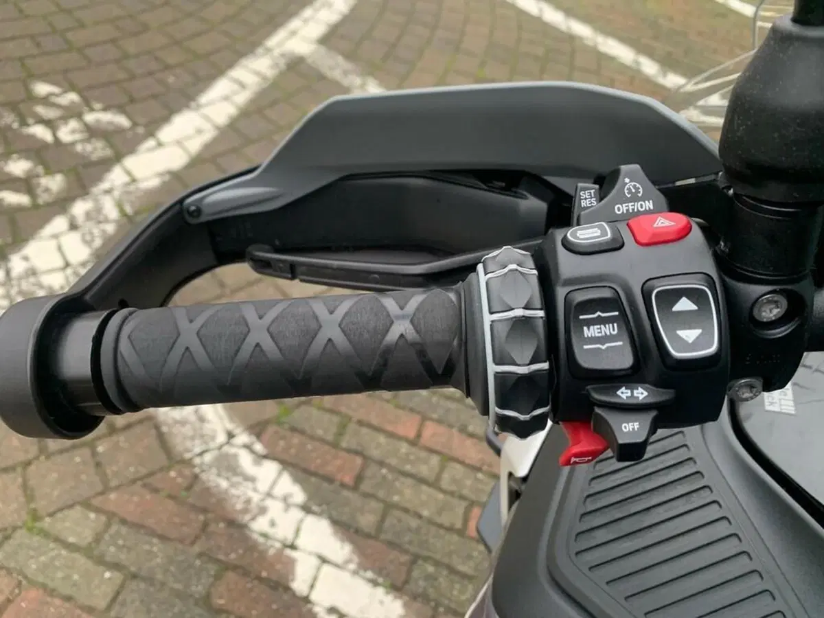 Bmw R 1300 GS Adventure Triple Black (2025 - 26) (13)