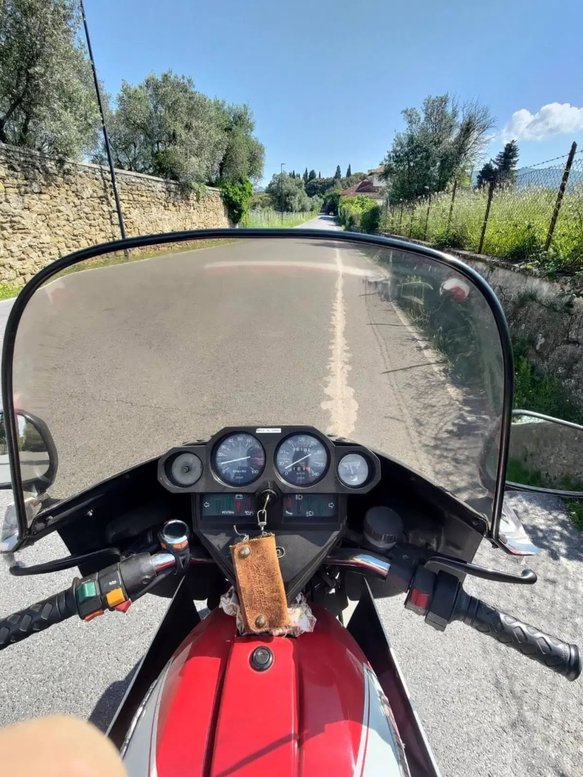 Moto Guzzi SP1000 (4)