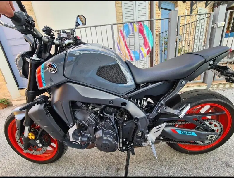 Yamaha MT-09 (2021 - 23) (2)